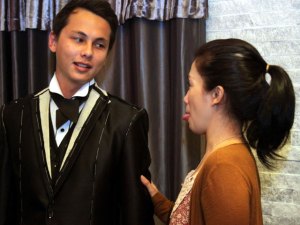 Ussy Sulistyowati on Ussy Sulistyowati     Andhika Pratama Fitting Baju Pengantin    Bisik
